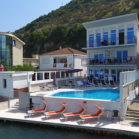 Apartments Riverside Herceg Novi Extérieur photo